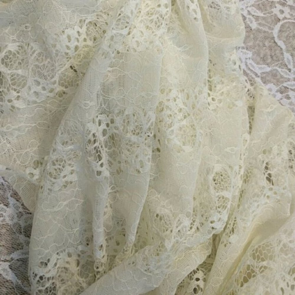 💎✨ Lace Maxi Skirt - Picture 3 of 4